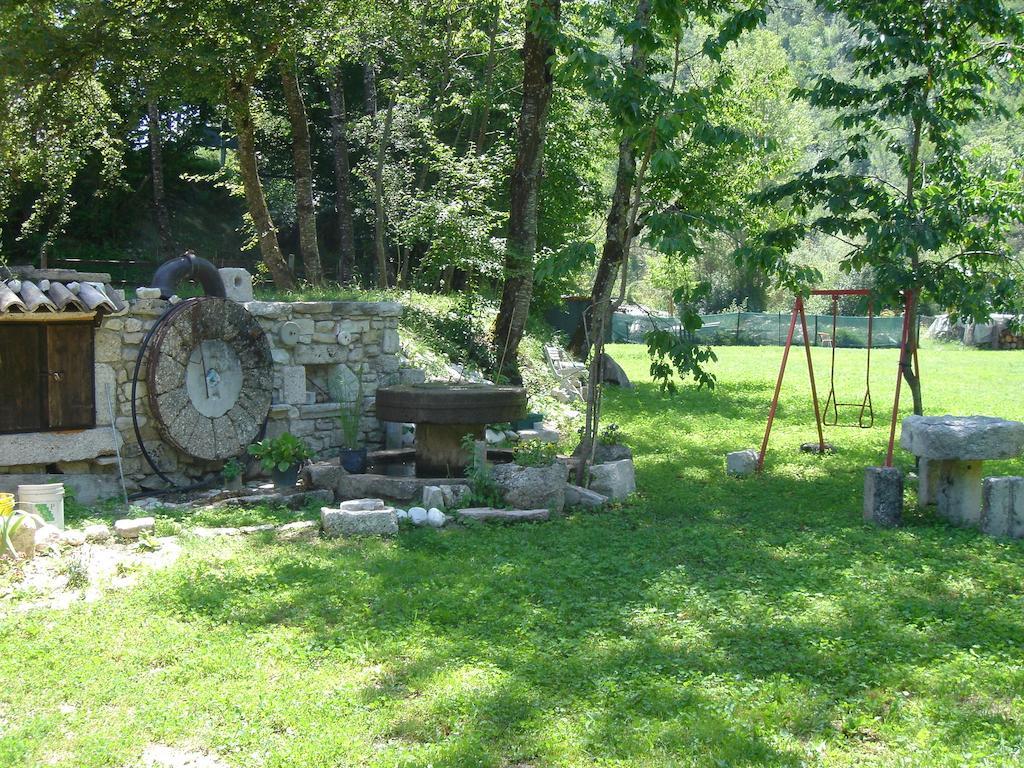 Lamolamaringalli Guest House Cascia Bagian luar foto