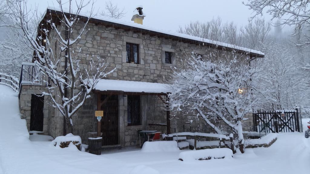 Lamolamaringalli Guest House Cascia Bagian luar foto